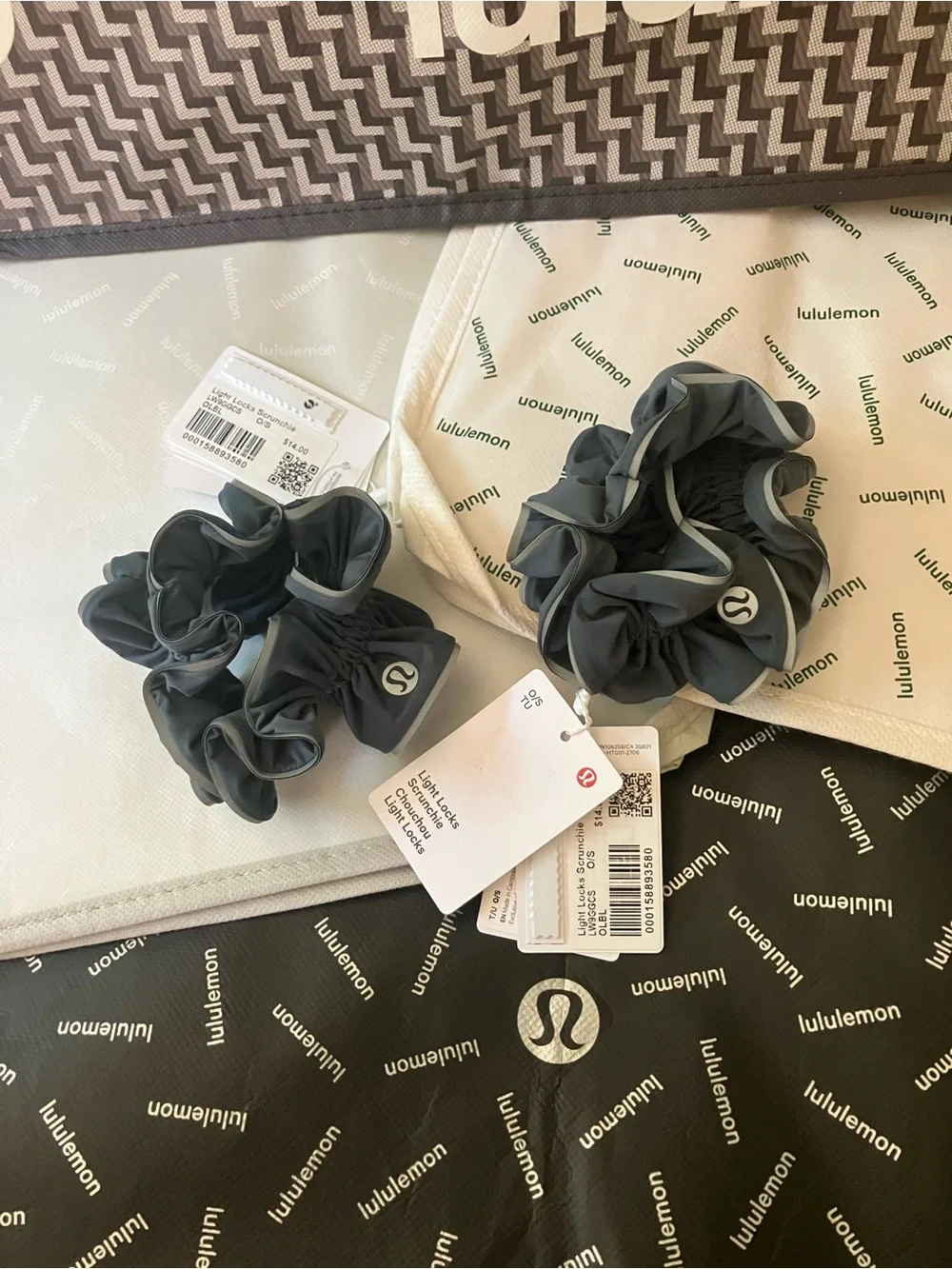 Bundle NWT Lululemon Light Locks Scrunchies, Oil Blue